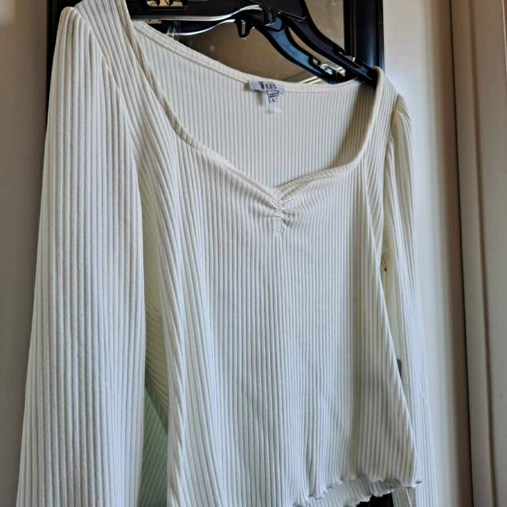 Ruffled Top - Picture 3 of 3